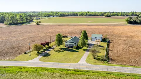 4620 Roanoke Rd, Newton Grove, NC 28366