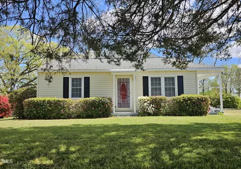 910 Marshall St, Roanoke Rapids, NC 27870
