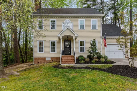 107 Parkwind Ct, Cary, NC 27519
