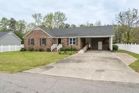 112 James Dr, Selma, NC 27576 photo 2
