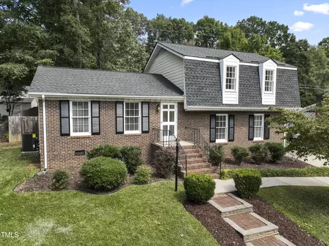 713 Dawnwood Ct, Raleigh, NC 27609