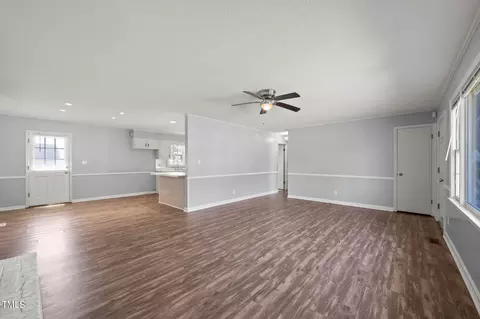 129 Red Robin Dr, Dunn, NC 28334 photo 6