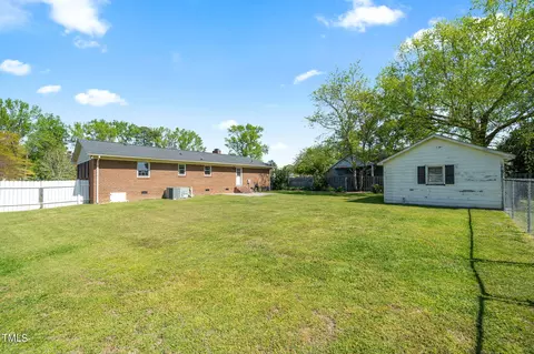 129 Red Robin Dr, Dunn, NC 28334 photo 23