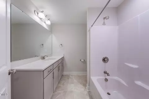 17 Persimmon Ct, Durham, NC 27712 photo 8