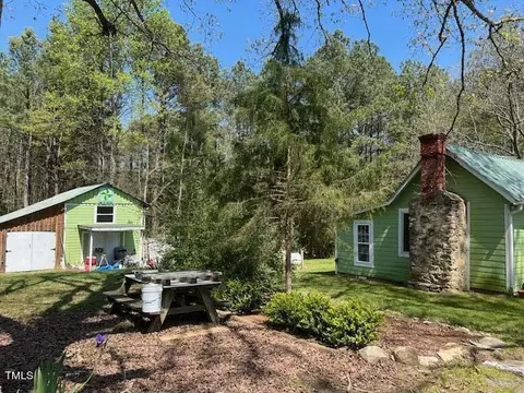 1198 Gilmore Rd, Chapel Hill, NC 27516