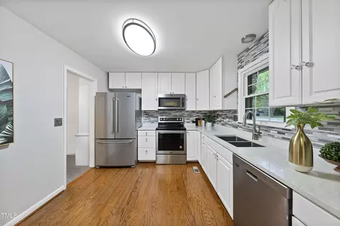 3152 Morningside Dr, Raleigh, NC 27607 photo 4