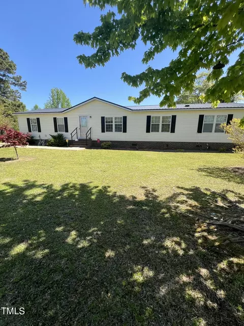 1403 Hodges Chapel Rd, Benson, NC 27504