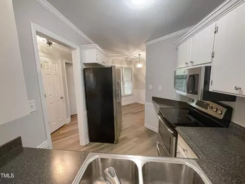 100 Boldleaf Ct, Cary, NC 27513 photo 8