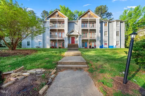 1311 Park Glen Dr #104, Raleigh, NC 27610
