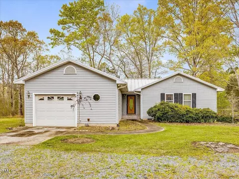215 Jourdan Acres Dr, Bear Creek, NC 27207