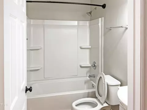 Bath - 6014 Millstone Dr, Durham, NC 27713 photo 4 of 6