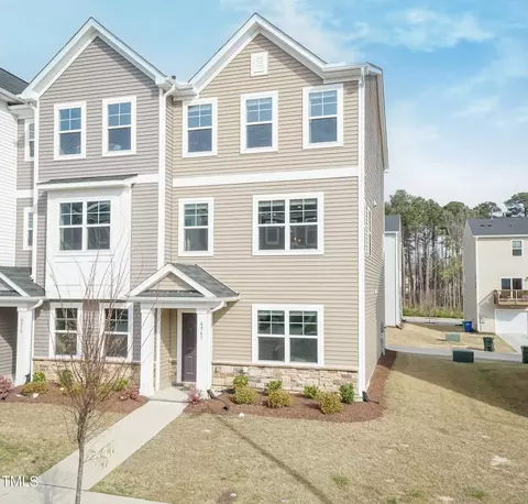 4961 Southern Magnolia Dr, Raleigh, NC 27604