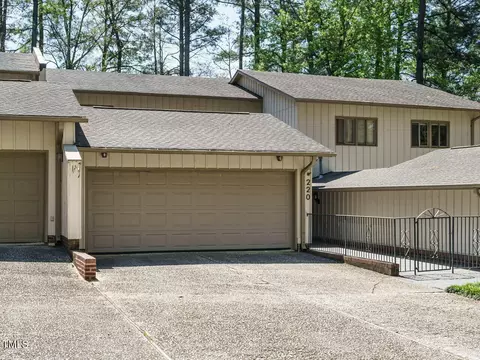 220 Kelso Ct, Cary, NC 27511