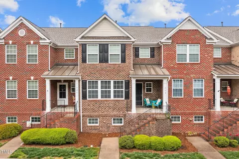 229 Grindstone Dr, Apex, NC 27502