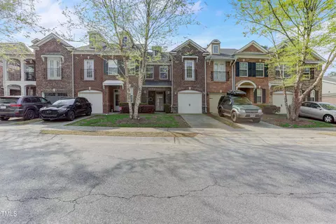 1221 Seattle Slew Ln, Cary, NC 27519