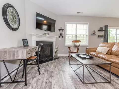 Living - 98 Dropseed Ln, Smithfield, NC 27577 photo 2 of 4