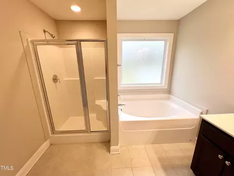 Bath - 88 Thimble Way, Garner, NC 27529 photo 3 of 5