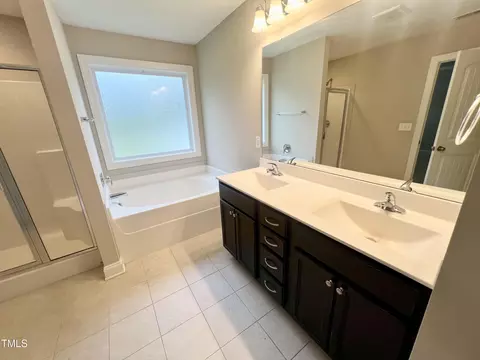 Bath - 88 Thimble Way, Garner, NC 27529 photo 4 of 5