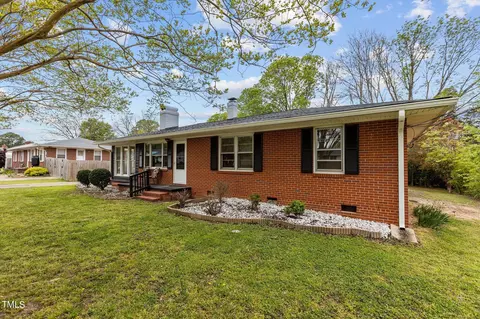 906 Forest Dr, Garner, NC 27529 photo 4