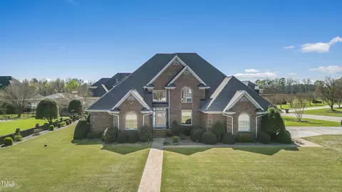 101 Queensbury Ct, Dunn, NC 28334