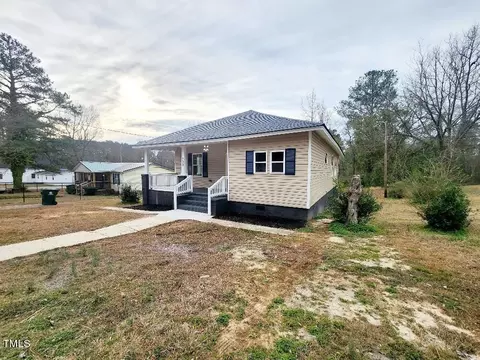 733 W M St, Erwin, NC 28339 photo 6