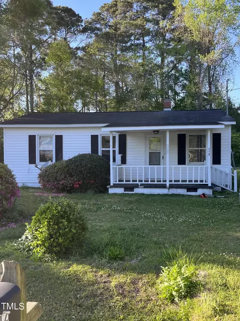 112 Pool Rd, Rose Hill, NC 28458