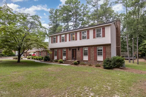 605 Brookwood Ln, Goldsboro, NC 27534
