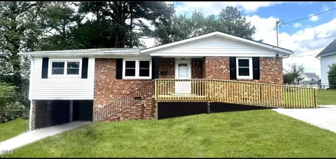 106 W E St, Erwin, NC 28339