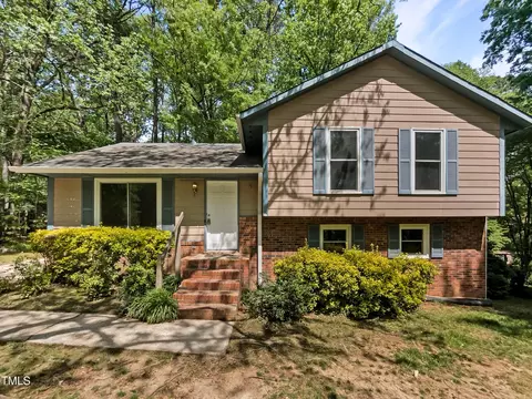 908 Castalia Dr, Cary, NC 27513