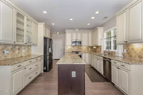 3640 Pineview Cir, Durham, NC 27705 photo 9