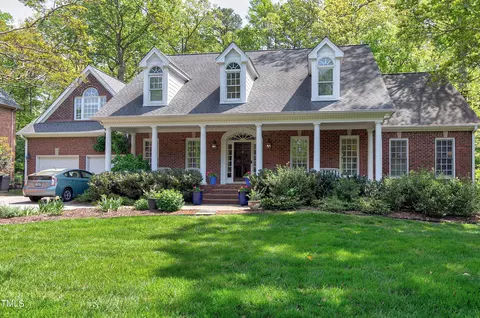 300 Bordeaux Ln, Cary, NC 27511
