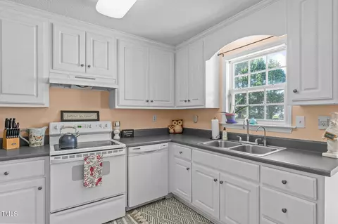 128 Edmondson Dr, Willow Spring, NC 27592 photo 10