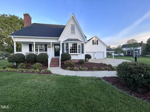 3201 Overlook Ct, Burlington, NC 27215