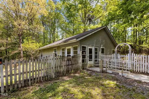 81 Mays Ln, Bear Creek, NC 27207