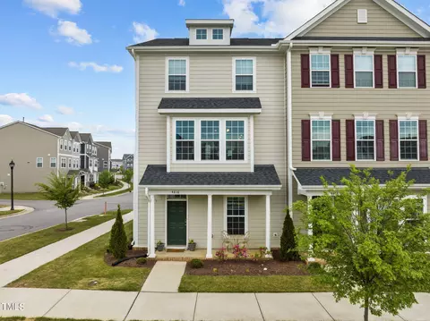 4816 Crescent Square St, Raleigh, NC 27616