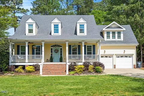 104 Kenmont Dr, Holly Springs, NC 27540