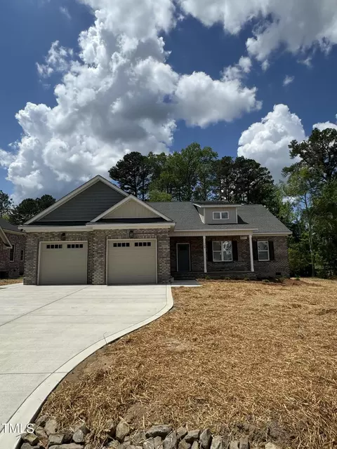 108 Parker St, Four Oaks, NC 27524