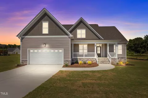 50 Diamond Creek Dr, Zebulon, NC 27597