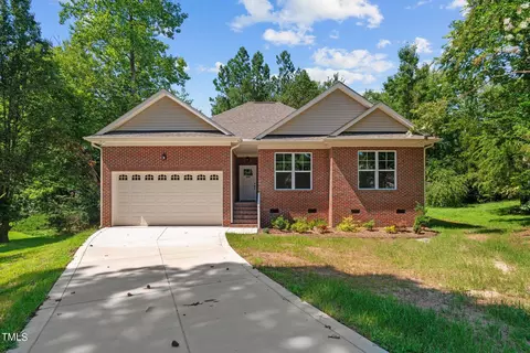 2406 Buckingham Dr, Sanford, NC 27330