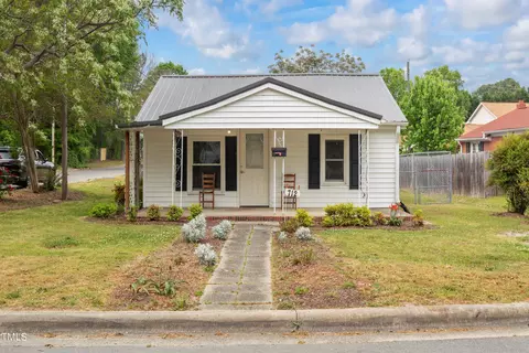 712 Primrose St, Selma, NC 27576