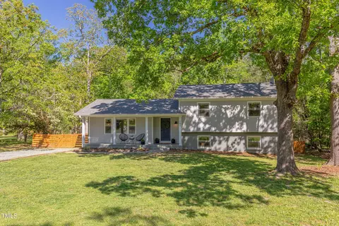 142 Chateau Rd, Durham, NC 27704 photo 2