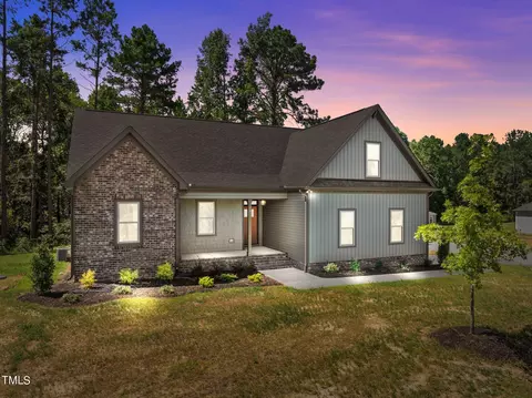 15 Satinwing Ct, Youngsville, NC 27596