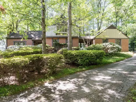 106 Dumbarton Ct, Cary, NC 27511