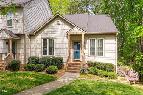 134 Windward Ct, Cary, NC 27513