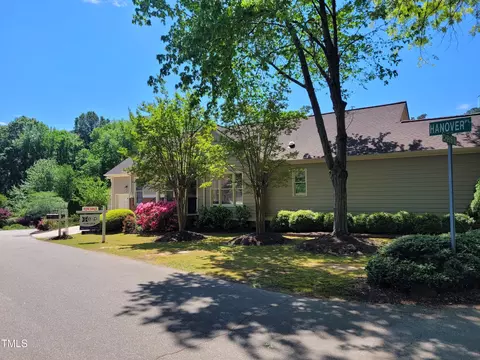 112 Hanover Pl, Cary, NC 27511