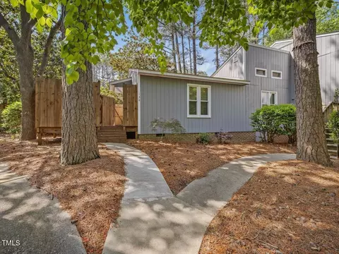 134 Carmichael Ct, Cary, NC 27511