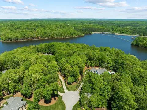 10 Lakeside Ln, Durham, NC 27712