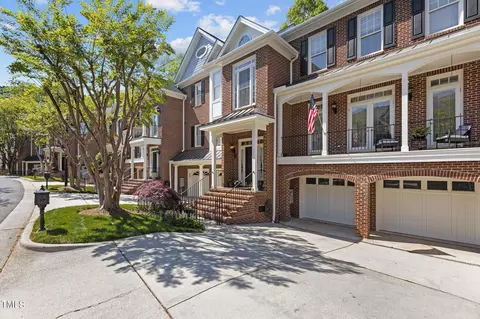 121 Lions Gate Dr, Cary, NC 27518