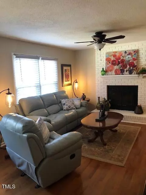 Living - 202 Artesian Dr, Garner, NC 27529 photo 2 of 9