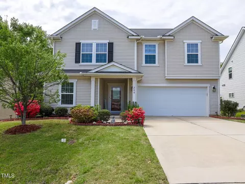 208 Rolling Meadows Dr, Clayton, NC 27527